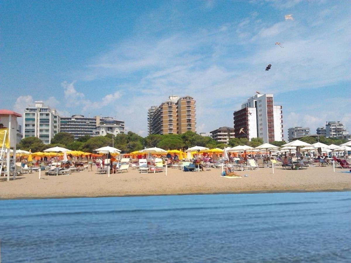Cristallo Residence Lignano Sabbiadoro Eksteriør billede