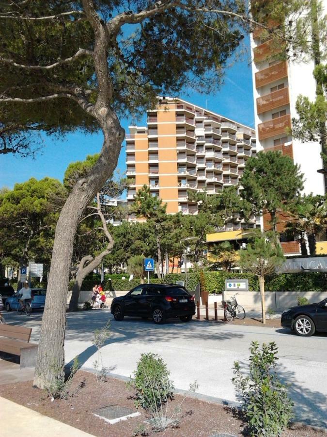Cristallo Residence Lignano Sabbiadoro Eksteriør billede