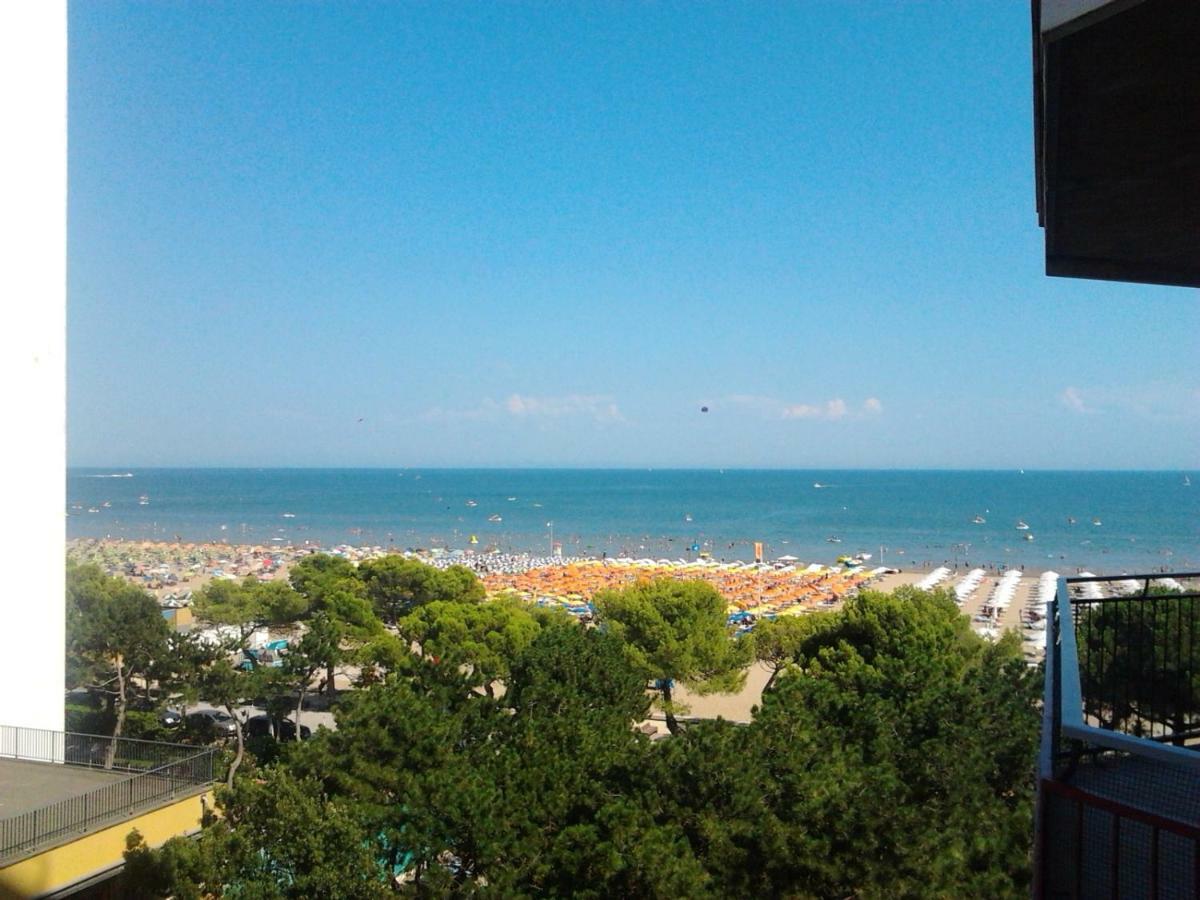 Cristallo Residence Lignano Sabbiadoro Eksteriør billede